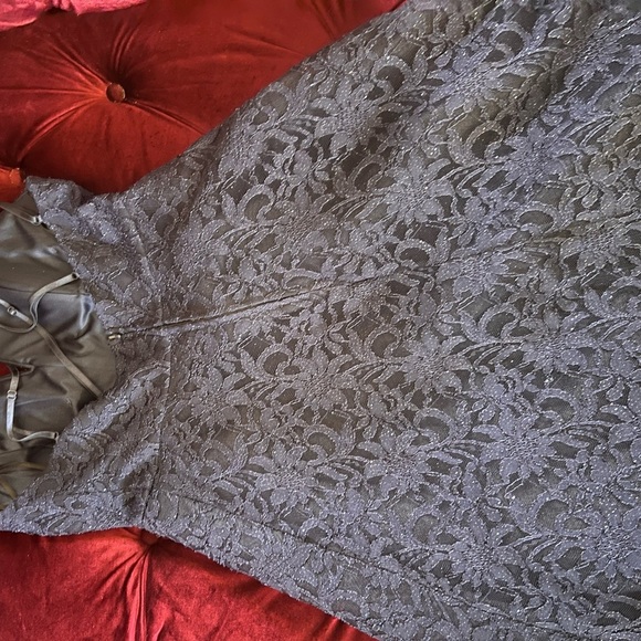 Elegant Navy Lace Tule Formal Maxi Dress - Picture 5 of 6